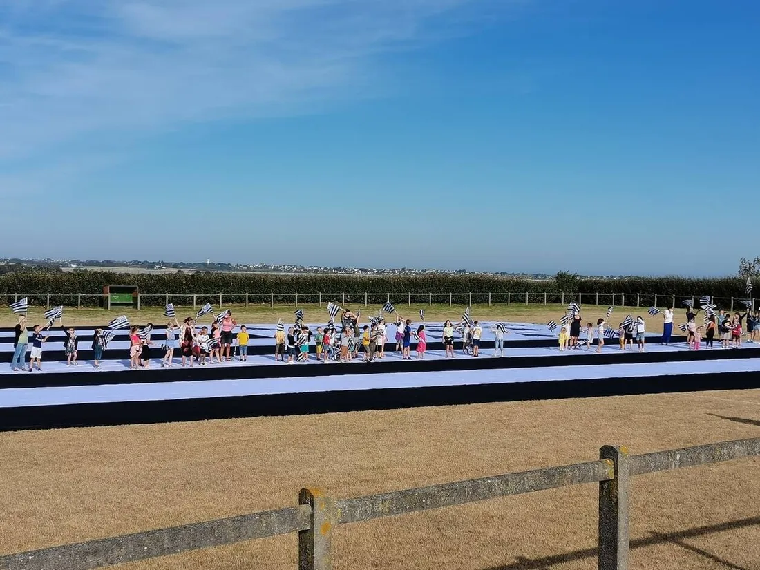 Les enfants et leur Genn ha Du géant